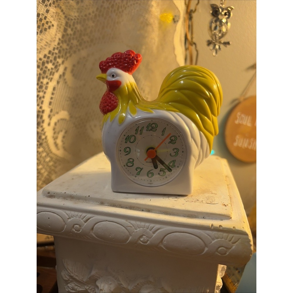 BOGO VINTAGE ROOSTER ALARM CLOCK AND SOLAR BOBBLE HEAD CHICK DOUBLE CLUCK - Picture 2 of 12